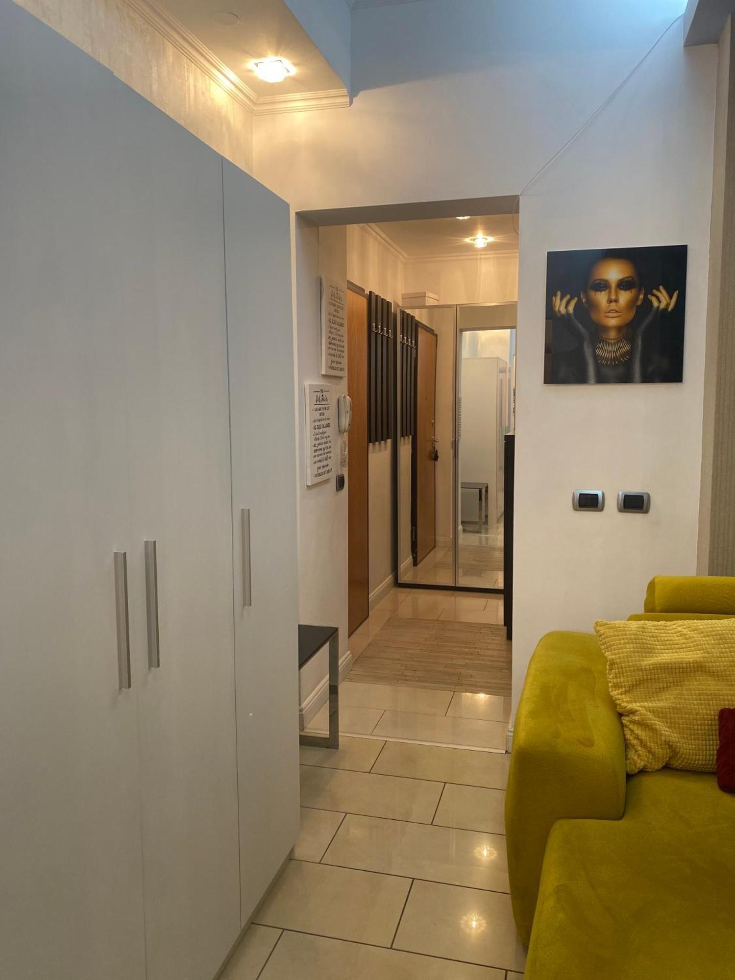Luxury Nr 5 ***** * Bucarest